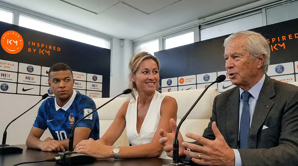 Messi, Galperin y Pollo Vignolo en la sala de prensa del Monumental